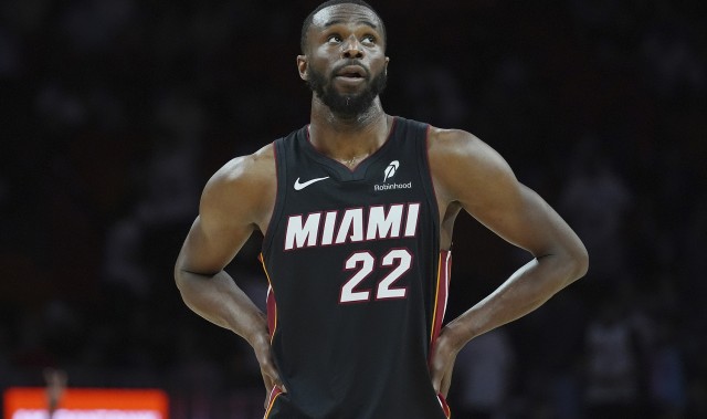 竞彩足球推荐-库里：看到维金斯 你总会忍不住露出笑容 他是勇士队史的传奇之一