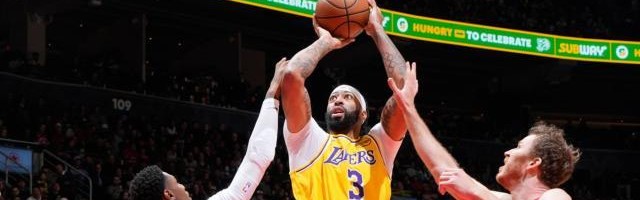 竞彩足球推荐-登上得分榜第一！最强浓眉上线无解：詹皇变帮手