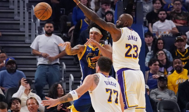 足球比分-8人受伤，健康球员总薪资仅1400万！NBA豪门倒下，或许该散伙了