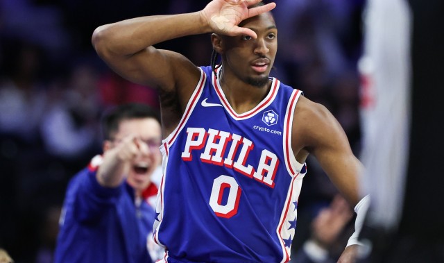 末节6中1！马克西20中7拿到23分7板9助2帽 5次犯规