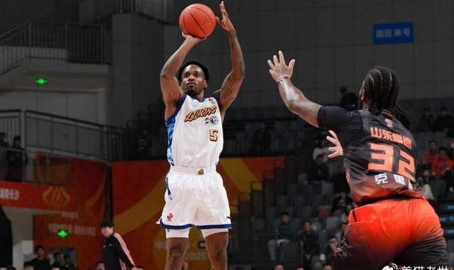 都是全额保障！浙江广厦已经将四名外援合同正式转正，王博眼光毒辣|布朗|卡尔顿|塔克|上海|全额保障合同_新浪体育_新浪新闻