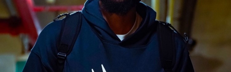 竞彩足球推荐-媒体人：麦基状态一般 但他和周琦给对手攻筐的压力非常大