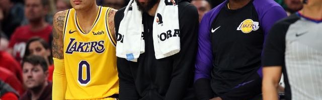 竞彩足球中奖查询-麦基：詹姆斯就像球员兼教练 和以前的指环王一样