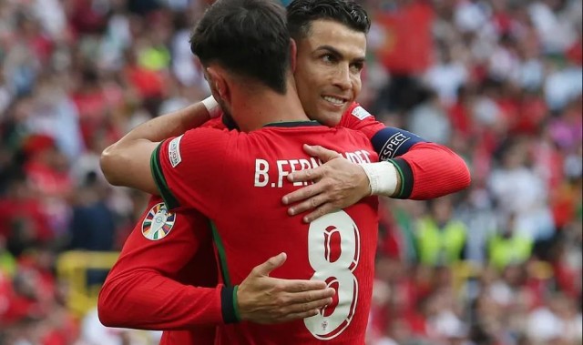 英媒：C罗曾邀请B费加盟胜利，后者表示想在欧洲至少再踢1年