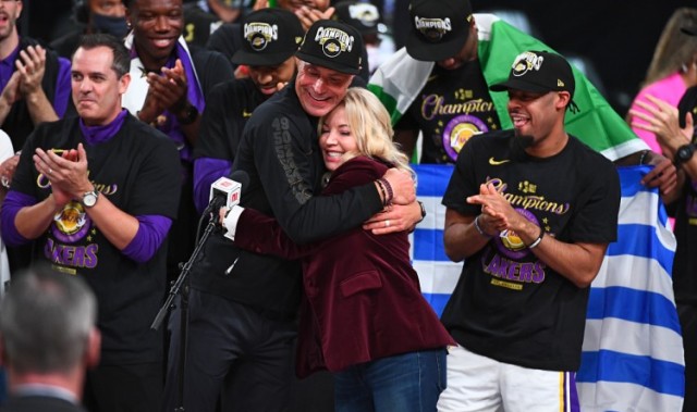 竞彩足球-ESPN：珍妮将佩林卡&amp;兰比斯等朋友视作家人 把亲生兄妹视作敌人